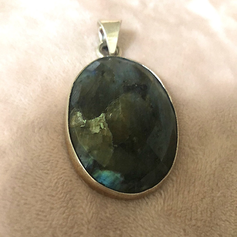 Large Oval Labradorite Pendant .925 - Picture 6 of 12